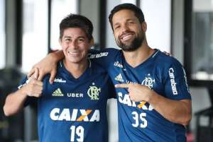 Diego e Conca trabalham com grupo do Flamengo e podem ser testados em jogo-treino