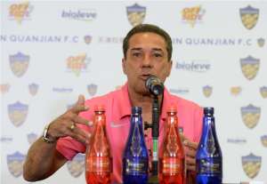 Sport fica a detalhes de anunciar Vanderlei Luxemburgo