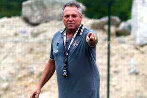 Abel Braga lamenta gols sofrido nos acréscimos: 'Empate seria mais justo'