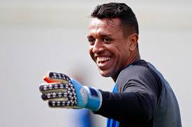 Sidão abre mão da folga para tentar recuperar espaço no São Paulo