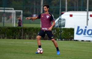 Rodrigo Caio diz só trocar São Paulo por time da Europa se for para ser titular
