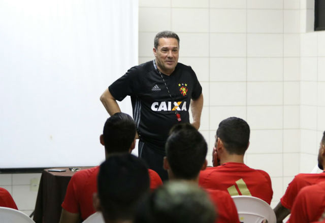 Luxemburgo chegou motivado para comandar o Sport