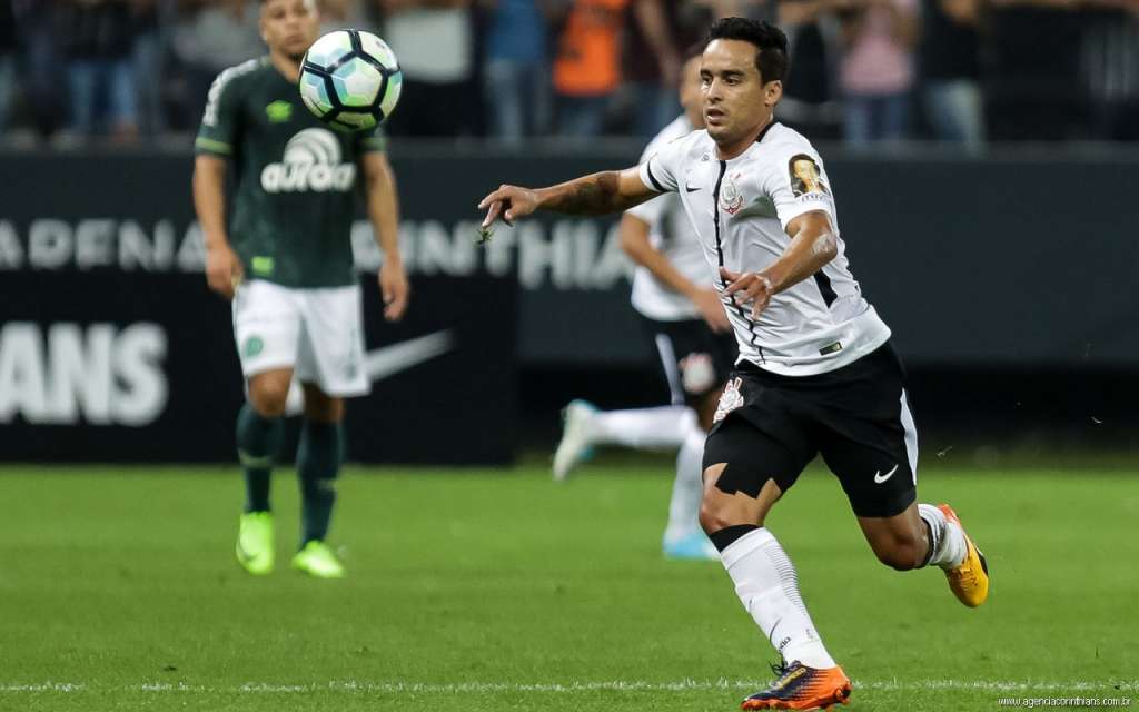 Jadson não treinou nesta terça-feira (Foto: Rodrigo Gazzanel/Ag Corinthians)