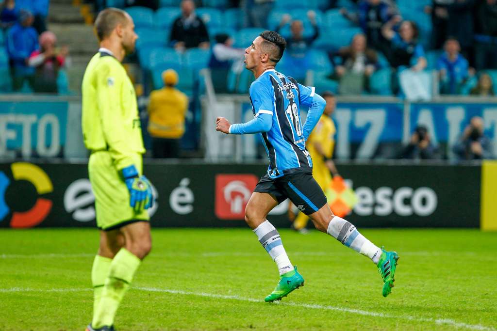 Carrasco do Flu, Barrios marcou duas vezes na partida de ida