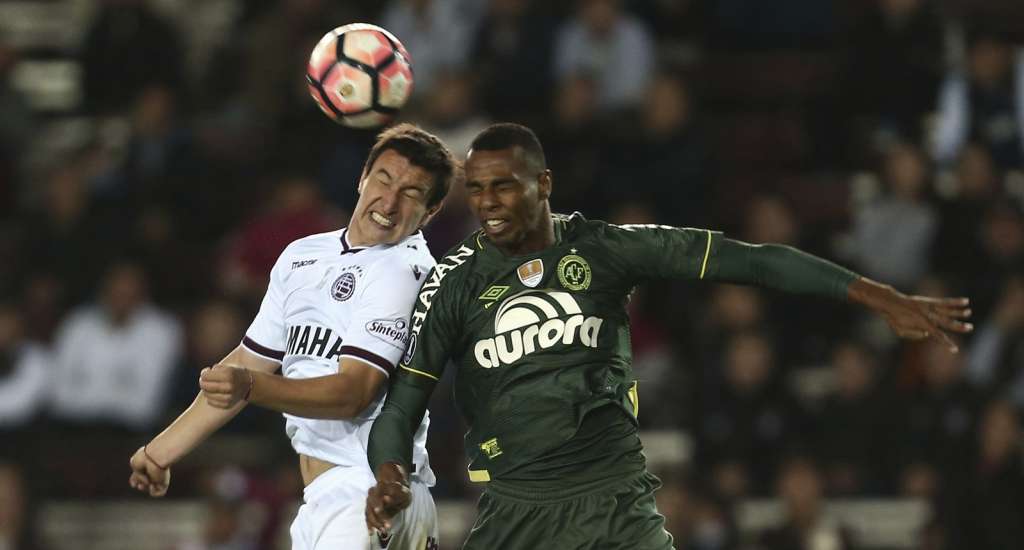 Luiz Otávio é o pivô da polêmica envolvendo a Chapecoense