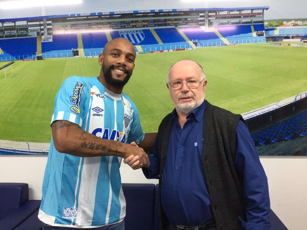 Ao acertar com o Avaí, Maicon está de volta ao País após 13 anos, onde iniciou a sua carreira no Cruzeiro