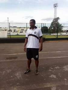 Pupilo de Felipão, Cassius Manga busca uma nova chance no mercado