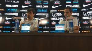 Fagner brinca com desdém ao Corinthians: 'Bate no portão e volta'