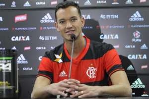 Réver cobra renovação no Flamengo: 'As coisas já poderiam ter sido definidas'
