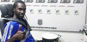 Negueba veste nova camisa da Ponte e afirma: “É bom voltar para um time de expressão'