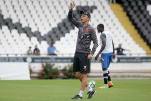 Luis Fabiano é poupado e desfalca o Vasco contra o Grêmio