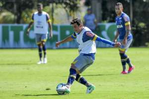 Mano Menezes relaciona Robinho, mas Ezequiel segue como desfalque no Cruzeiro