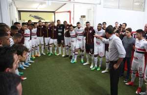 São Paulo esquece baixas contra a Ponte Preta para embalar no Brasileirão