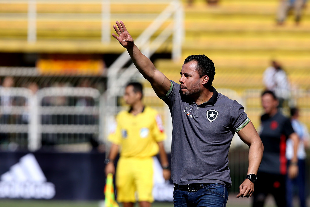 Jair Ventura valoriza empate do Botafogo com o Fla: ‘Nosso time foi valente’