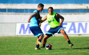 Copa Paulista: Zagueiro Guilherme renova contrato com o Taubaté