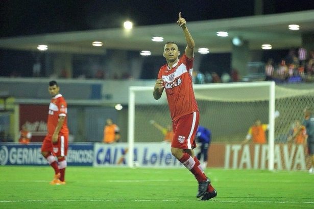 Série B: Artilheiro desfalca o CRB contra o Brasil de Pelotas