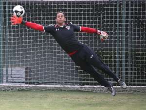 Renan Ribeiro diz que sempre vão chegar propostas no São Paulo e quer time focado