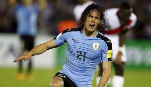 Lesionado, Cavani é cortado de amistoso do Uruguai contra a Itália