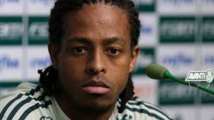 Keno elogia postura de Felipe Melo na reserva do Palmeiras: 'Não fez biquinho'