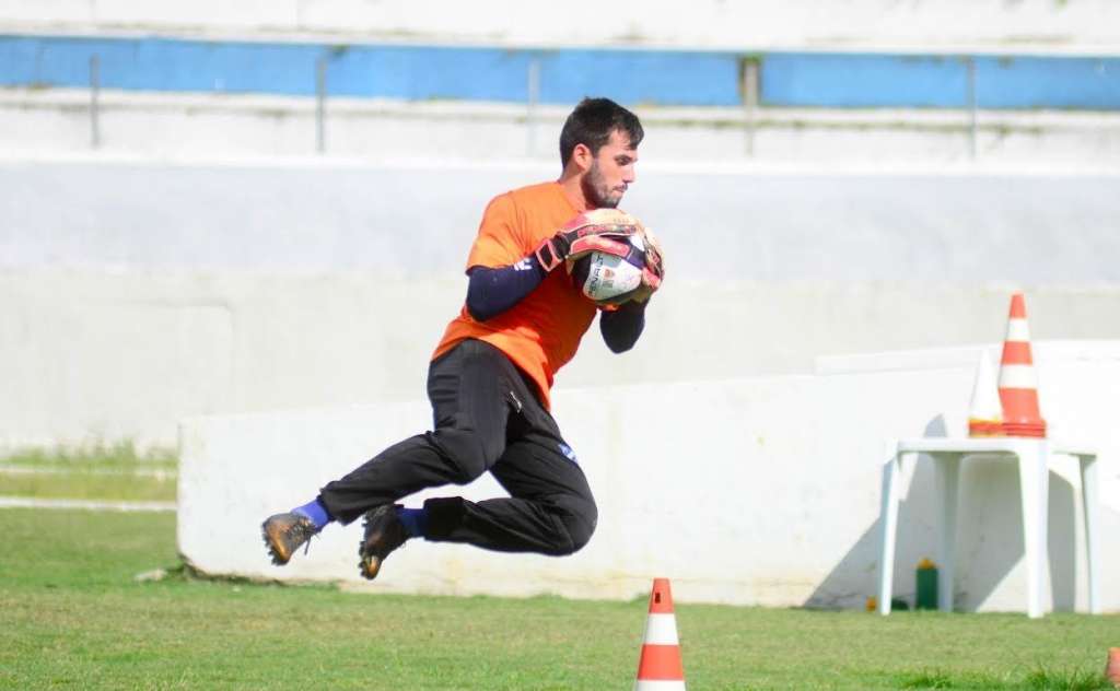 Goleiro Yuri é mais um a renovar com o Taubaté para a Copa Paulista (Foto: Bruno Castilho / EC Taubaté)