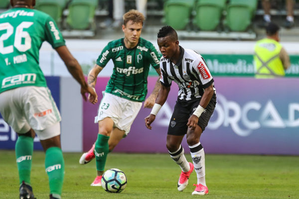 Cazares é um dos desfalques contra o Avaí