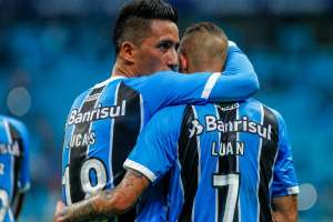 Geromel e Lucas Barrios não treinam, mas devem reforçar o Grêmio