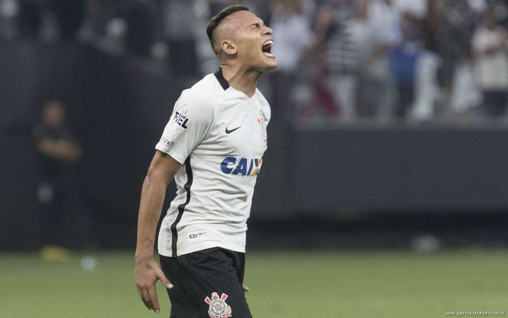 Corinthians recebe proposta e estuda a venda do atacante Léo Jabá