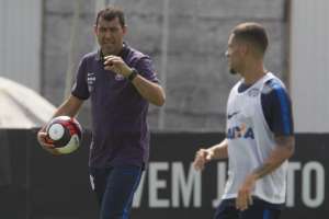 Fabio Carille define o Corinthians com três novidades para encarar o Vasco