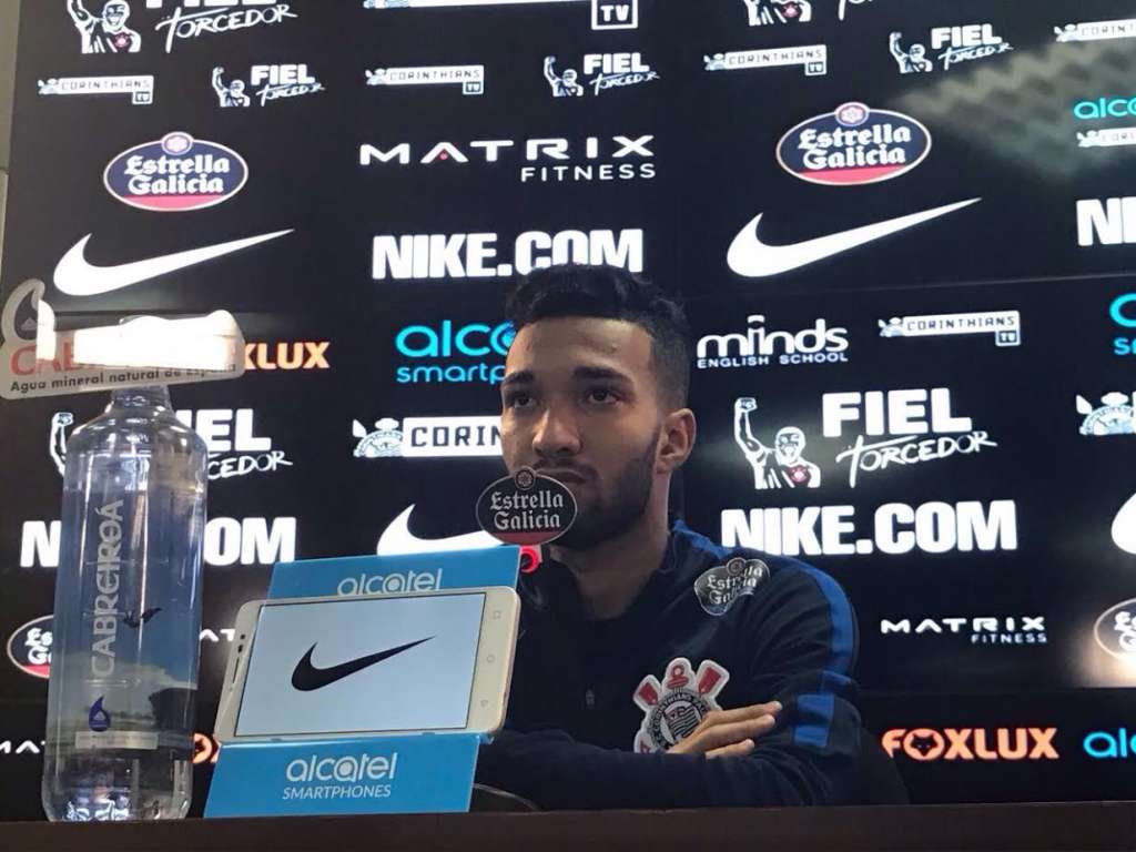 Clayson terá a oportunidade de começar como titular do Corinthians