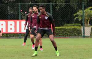 São Paulo x Vitória - Tricolor quer afundar Leão na estreia de Gallo
