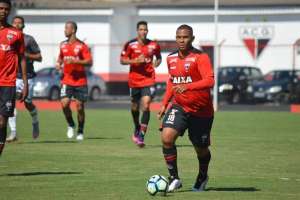 Fora de forma, Walter é barrado e vira reserva no Atlético-GO