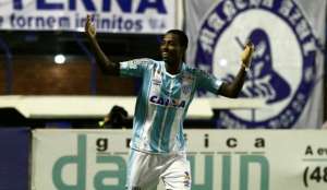 Após Maicosuel, São Paulo contrata atacante Denilson