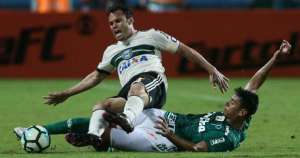 BRASILEIRÃO: Corinthians goleia e lidera sozinho; Santos ganha e Palmeiras perde outra