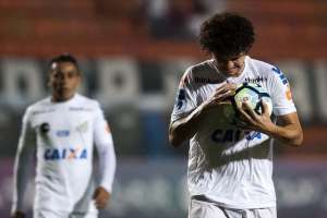 Herói do Santos, Victor Ferraz revela treino e explica falta que garantiu vitória