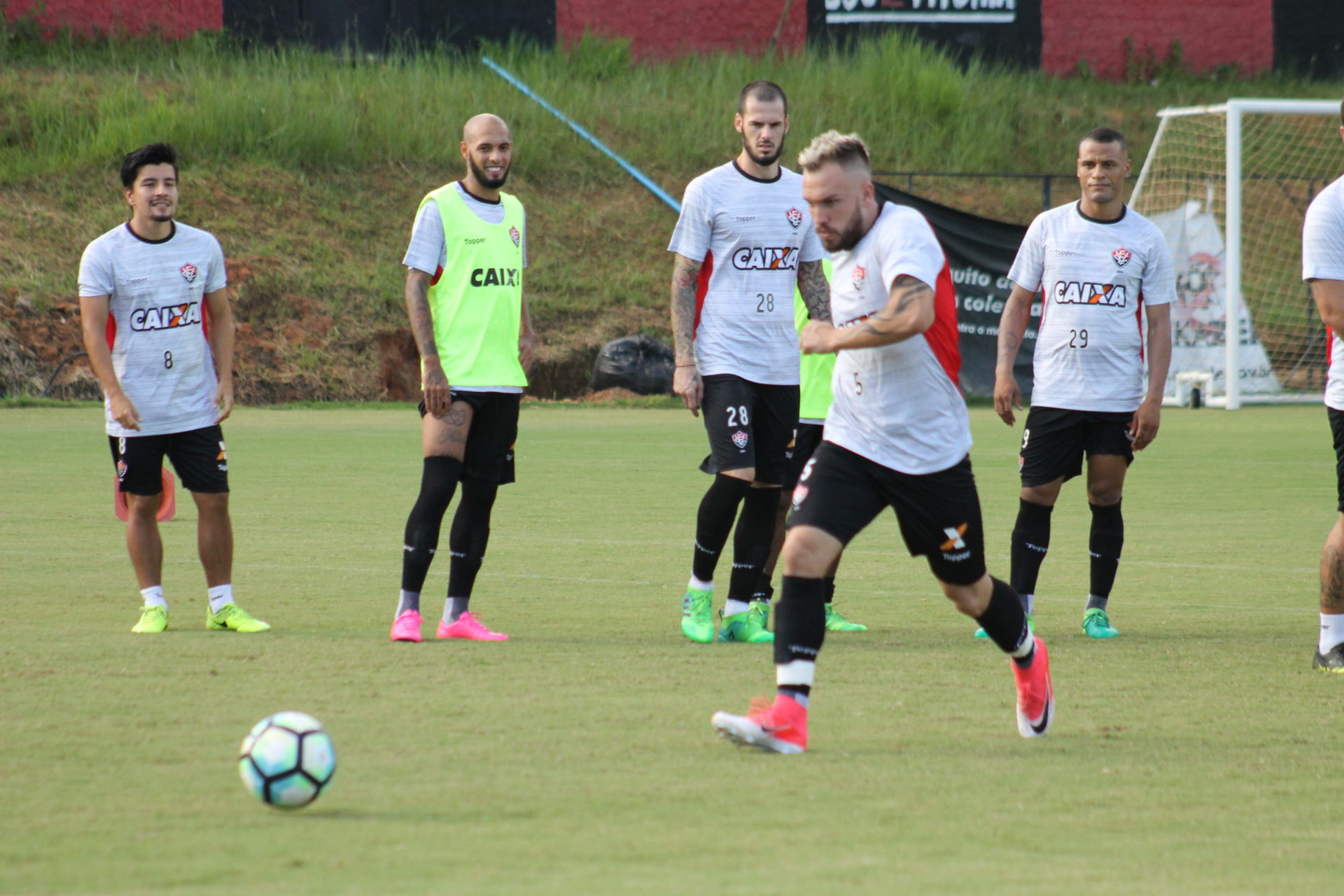 Alexandre Gallo saca Cleiton Xavier em sua estreia pelo Vitória contra São Paulo