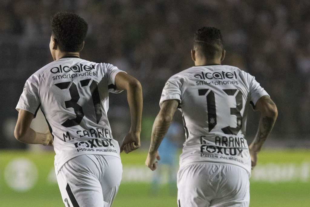 Carille exalta padrão tático do Corinthians para superar desfalques