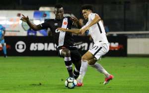 Auxiliar do Vasco isenta defesa em goleada: 'Marcação começa na frente'