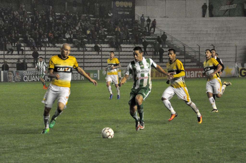 Criciúma tenta desencantar na Série B