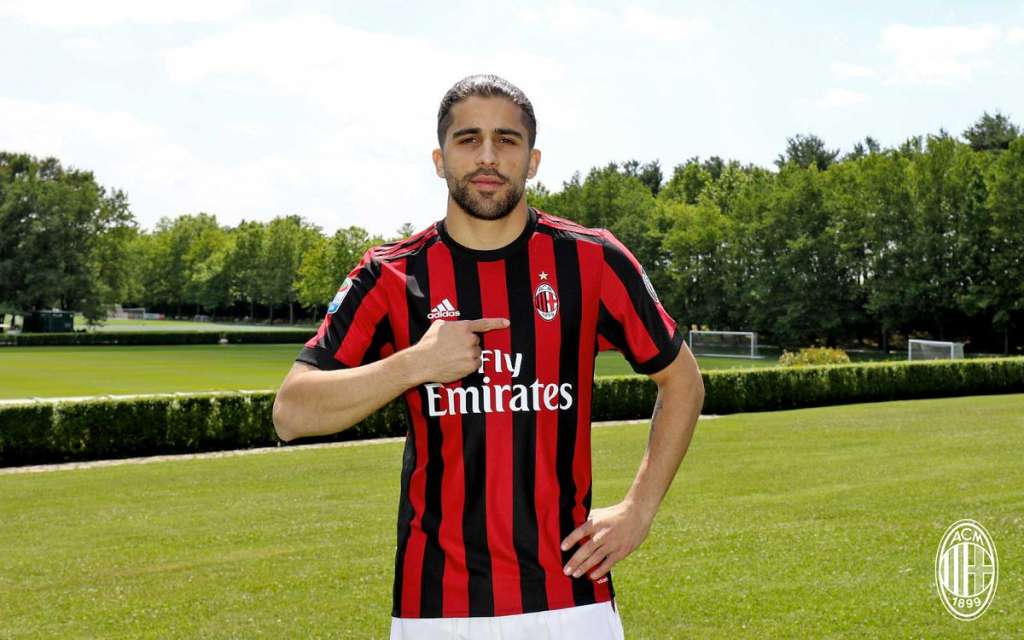 Ricardo Rodriguez assina com o Milan por 4 temporadas