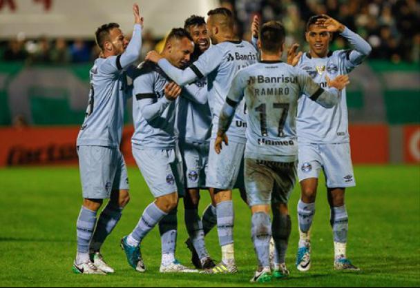 Grêmio cansou de festejar gols na Arena Condá nesta noite pela quinta rodada