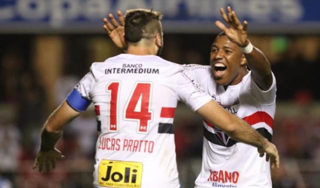 Lucas Pratto voltou a marcar gol pelo São Paulo, que bateu o Vitória, por 2 a 0, no Morumbi