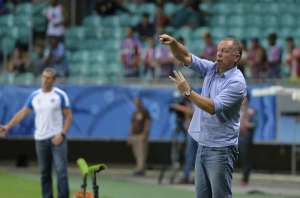 Mano admite erros na escalação do Cruzeiro e assume responsabilidade por derrota