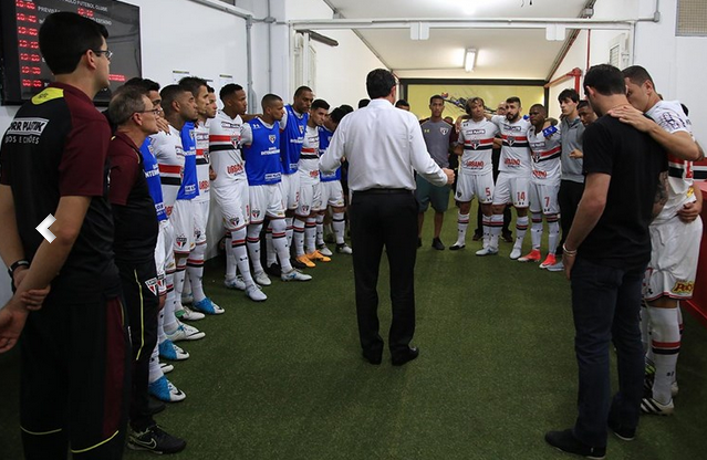 Rogério Ceni pede para São Paulo renovar contrato de Lugano