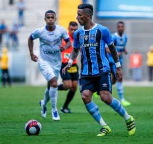 Barrios desfalca Grêmio por 10 dias, enquanto Léo Moura fica fora por até um mês