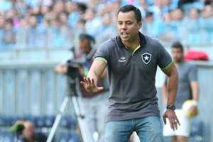 Jair Ventura justifica uso de jovens da base. “Não faço mágica. Uso o que eu tenho”