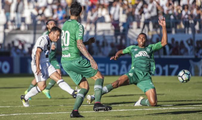 Renato Cajá marcou o primeiro gol da Ponte Preta na vitória sobre a Chapecoense. Foto: Fábio Leoni - PontePress