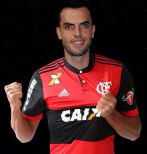 Flamengo anuncia contratação do zagueiro Rhodolfo, ex-São Paulo e Grêmio