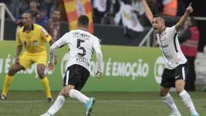 Corinthians tem seu melhor início na era dos pontos corridos, mas evita euforia
