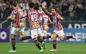 Após clássico, Ceni cobra melhora urgente do São Paulo como visitante