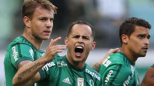 Após decepções, vitória em casa diminui pressão sobre diretoria do Palmeiras
